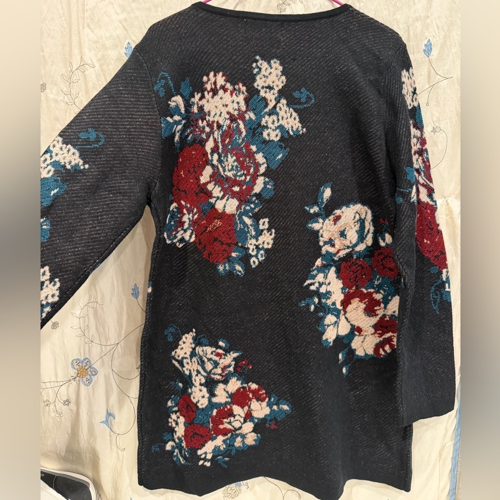 Peck & Peck Black Cardigan with Floral Pattern - Picture 8 of 10